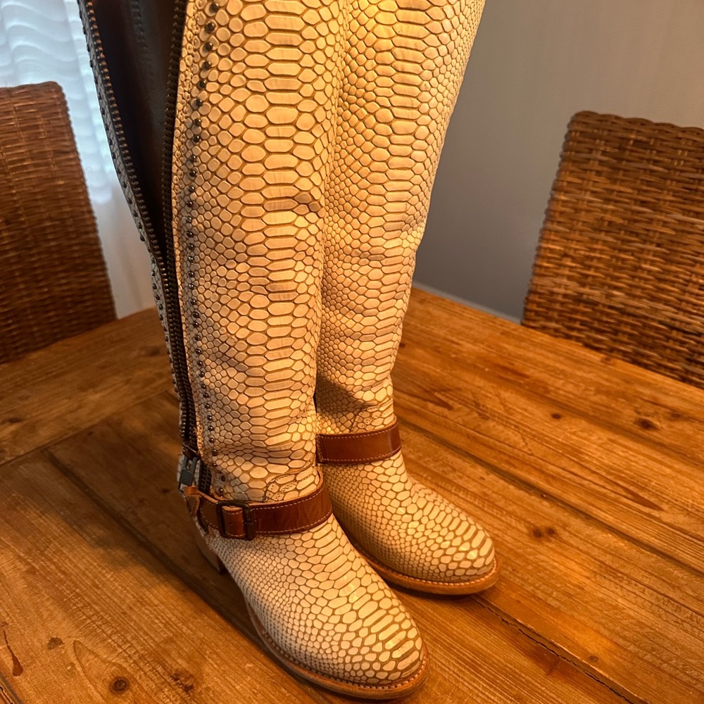 Freebird Carson White Snakeskin Boots